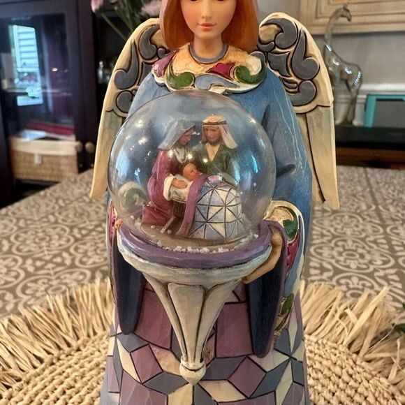 Jim Shore Cherish the Newborn King Angel Holding a holy family + mini snowglobe - Picture 3 of 10
